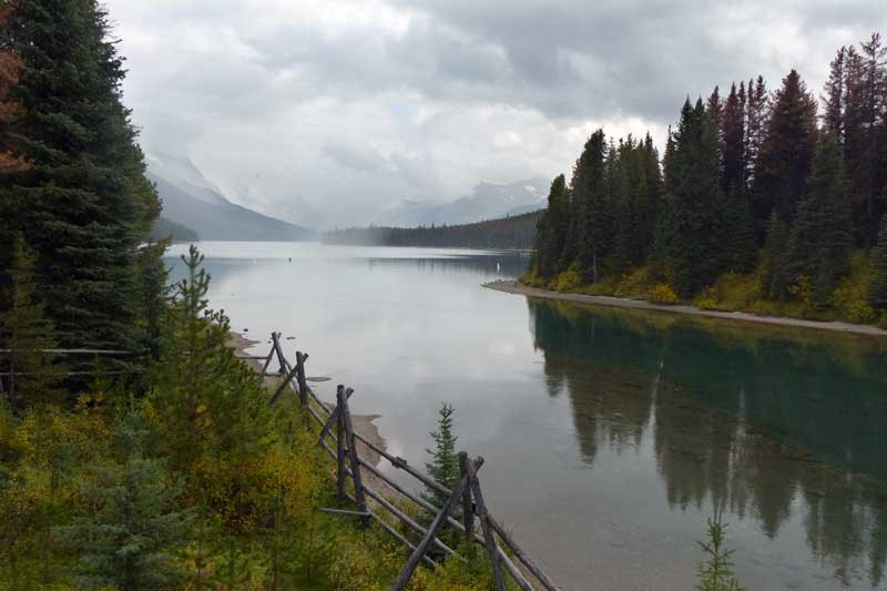 Le déversoir, source de la Maligne