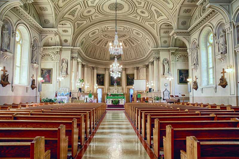 Nef de
          l'église St-Antoine de Lavaltrie