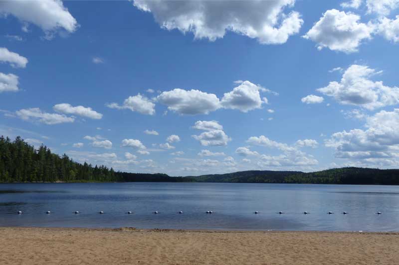 Parc national de la Mauricie : plage du Lac Edouard
