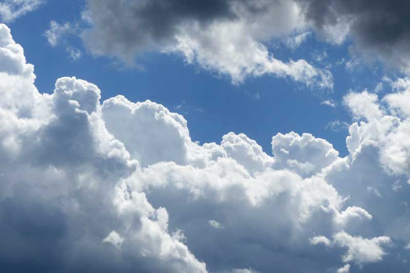 Parc-national-de-la-Mauricie-nuages-sur-la-plage-du-Lac-Edouard
