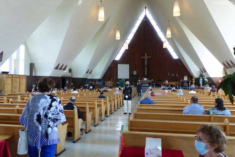 Alma : nef
            de l'église St-Pierre