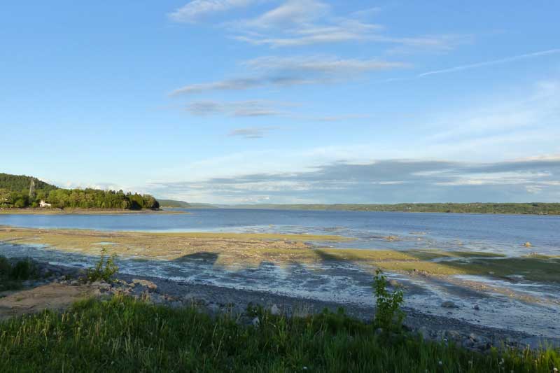 Halte routière de Valin sur la-Rte 172 et au bord du
              Saguenay
