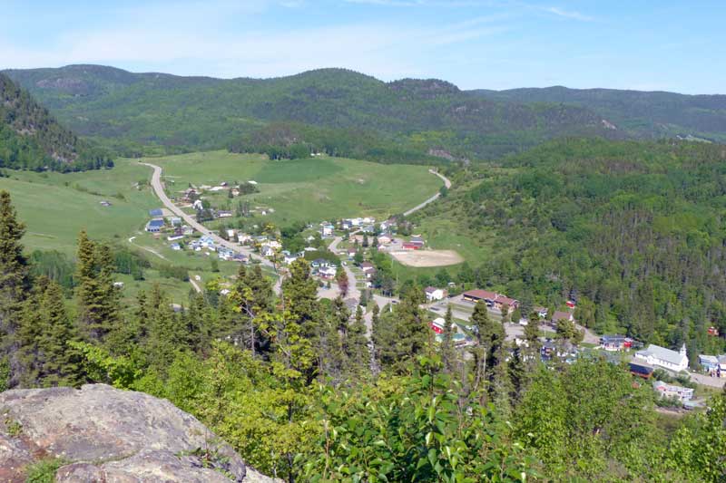 -Ste-Rose-du-Nord-le-haut-agricole-du-village