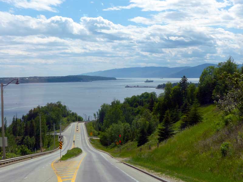 Les Éboulements : la grande descente vers
                        St-Joseph-de-la-Rive