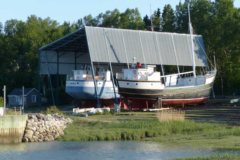 St-Joseph-de-la-Rive : goélettes du Musée
                      maritime