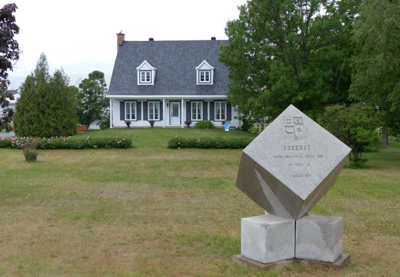 Ile-d'Orleans : maison patrimoniale des
                            Roberge à St-Pierre