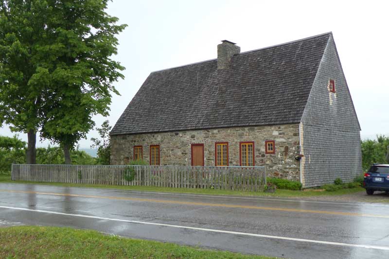 St-Pierre-de-l'Ile-d'Orleans-maison-en-pierre