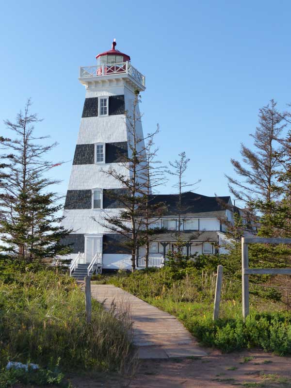 West
                  Point : le phare