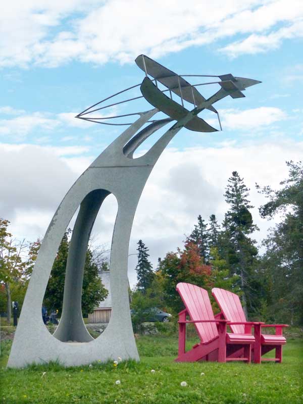Baddeck : monument au Silver Dart
