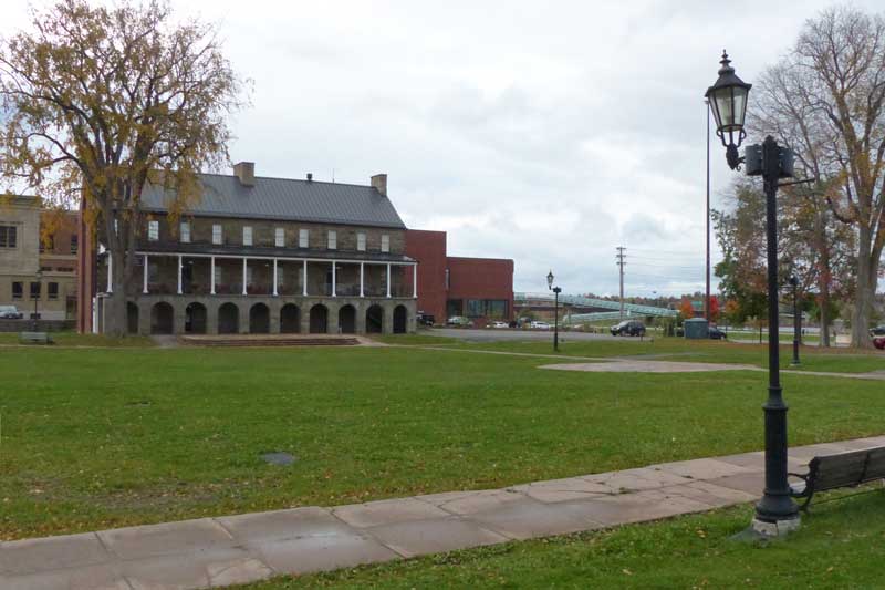 Fredericton : Place des officiers