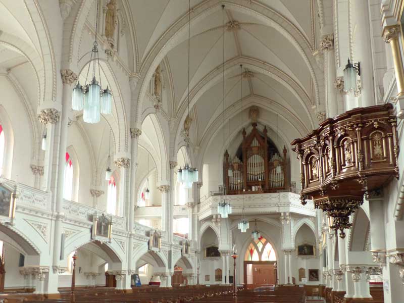 Église St-Patrice de Riviere-du-Loup : tribune et orgue
          Casavant