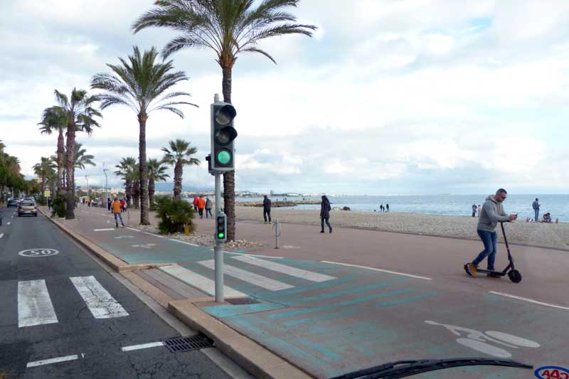 Nice-sur-le-front-de-mer