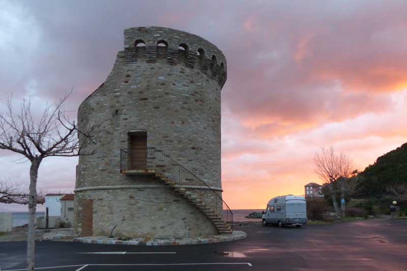 Marine-de-Pietracorbara-bivouac-a-l'aube