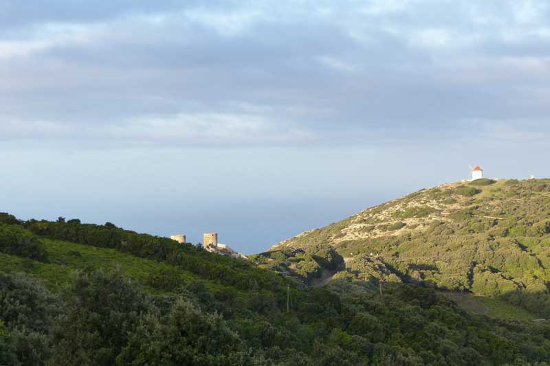 Vers les moulins du col d'Ersa