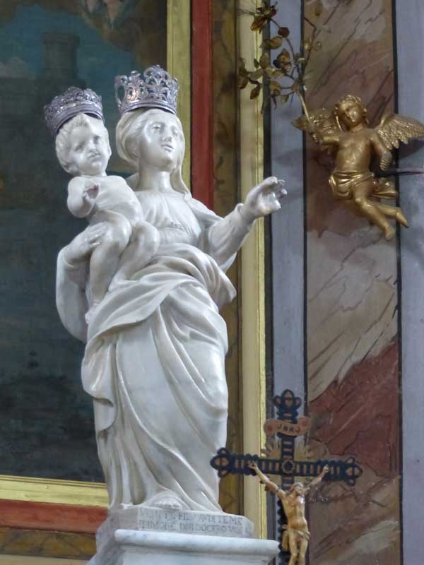 Nonza : Vierge et Enfant sur l'autel
