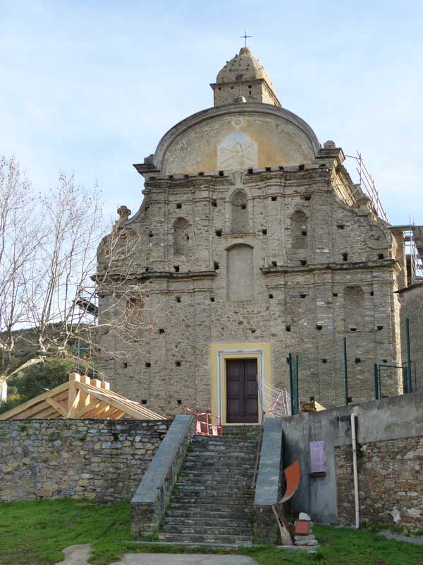 Patrimonio : façade de l'église St-Martin