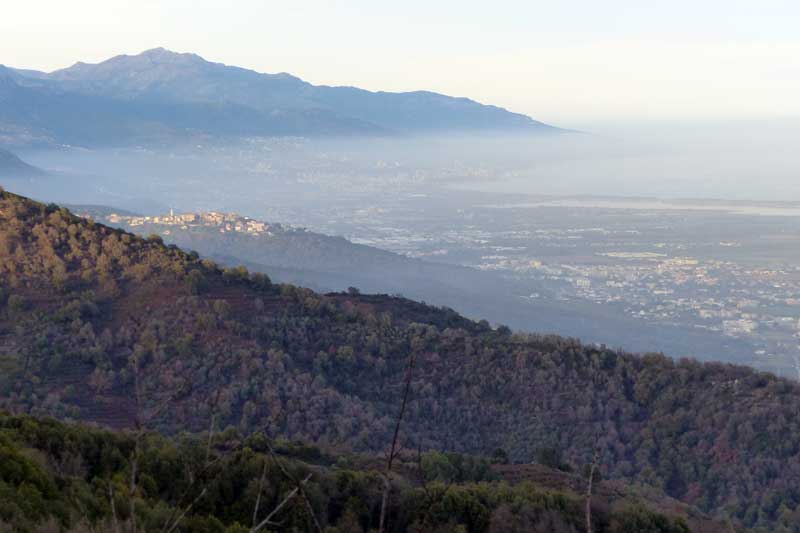 Loreto-di-Casinca : belvédère vers le Cap Corse