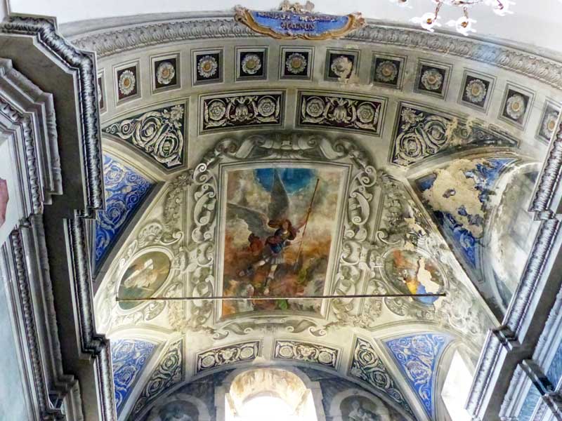 Penta-di-Casinca- : voute du choeur de l'église
                  St-Michel
