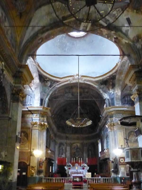 Cervione-cathedrale-XVIIeme-nef-et-choeur