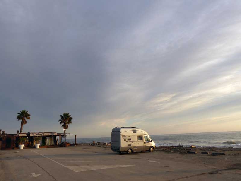 Aleria-bivouac-devant-la-plage-de-Padulane