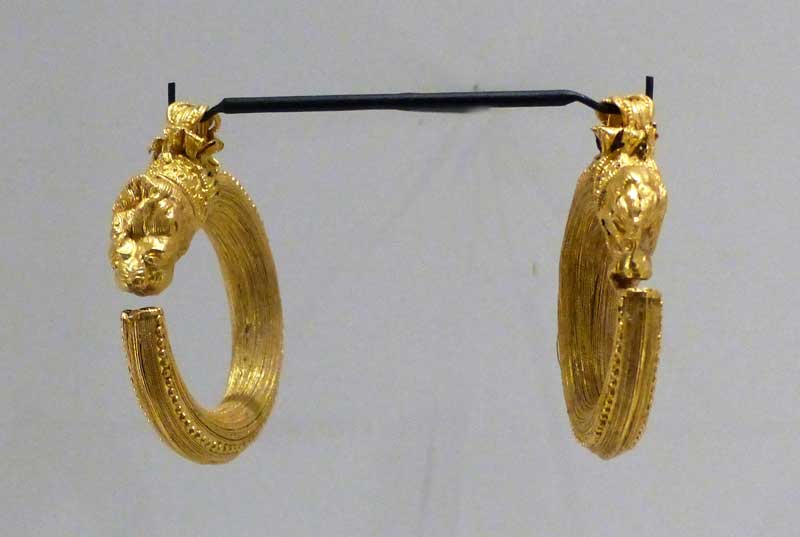 Aleria-Musee-archeo-paire-de-boucles-d'oreilles