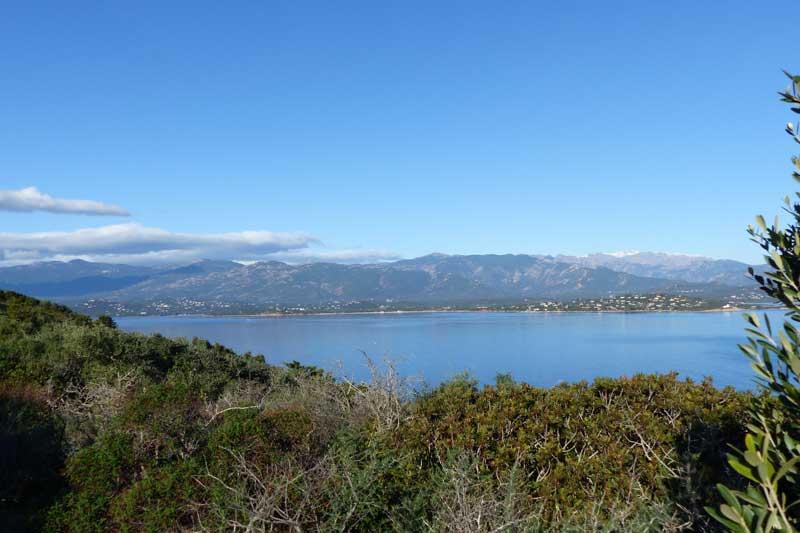 Baie de Porto-Vecchio depuis la Pointe de la
                    Chiappa