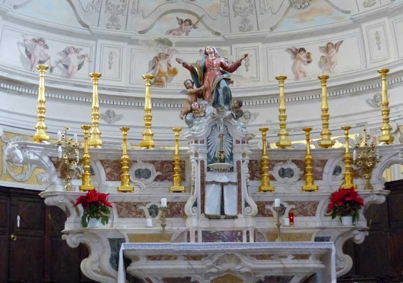 Bonifacio-maitre-autel-de-l'eglise-Ste-Marie-Majeure