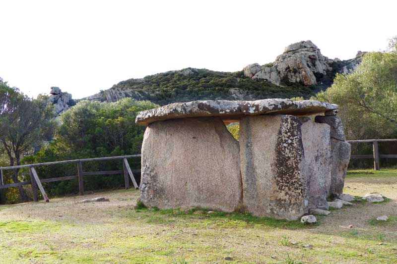 Cauria Dolmen de Funtanaccia