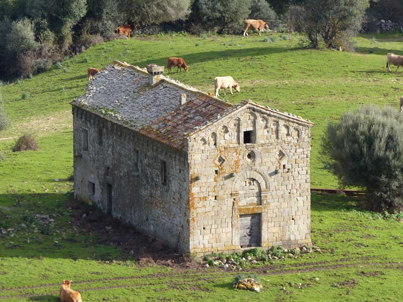 Grossa-chapelle-San-Giovanni-Battista-(XIIe)-sur-la-D21-pres-Alo-Bisucce