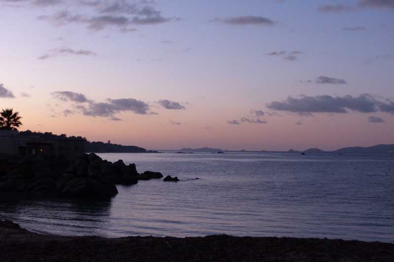 Verghia-bivouac-devant-la-plage-Iles-Sanguinaires