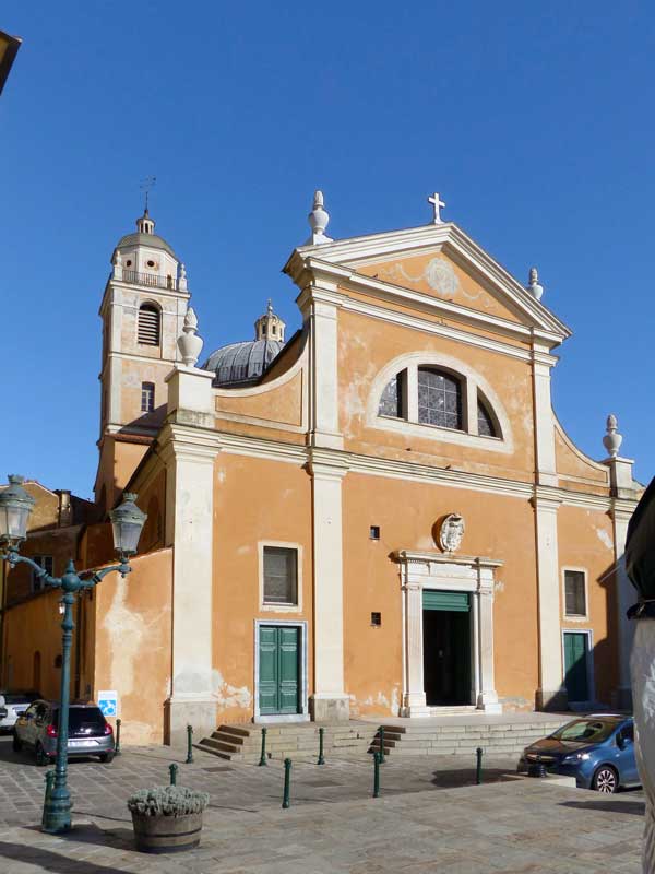Ajaccio-facade-de-la-cathedrale