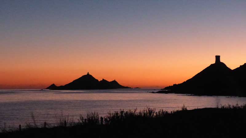 Crépuscule à la Pointe de la Parata