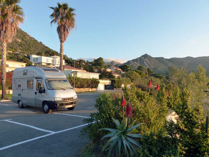 Lever-de-soleil-sur-mon-bivouac-devant-l'Hotel-Dolce-Vita