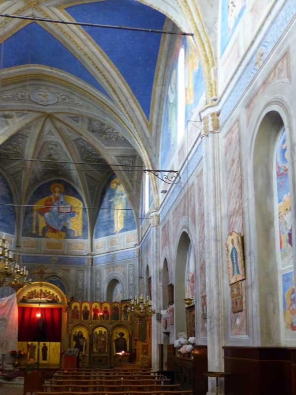 Cargese-nef-de-l'eglise-grecque-en-travaux