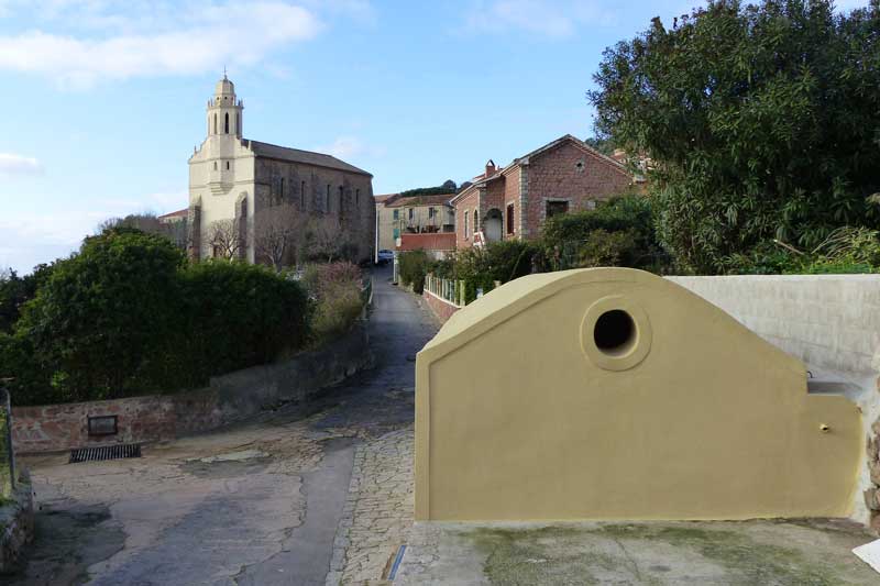 Cargese-l'eglise-grecque-et-le-lavoir