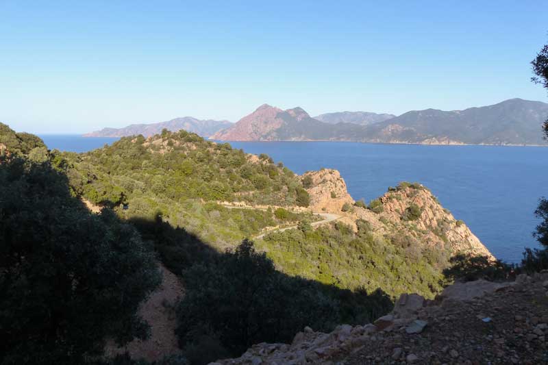 Remontée
          de la plage de Ficaghjola