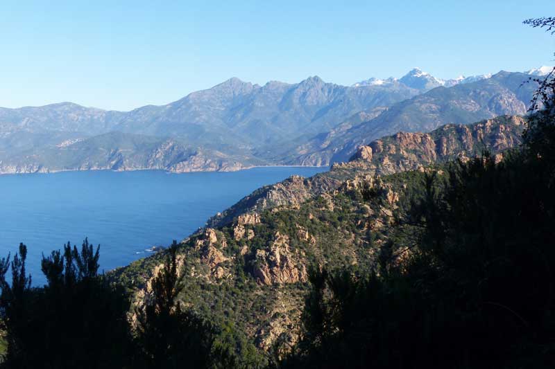 Calanche-depuis-la-route-de-Ficaghjola