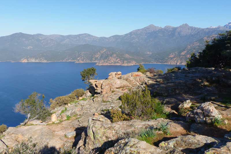 Calanche de Piana : terrasse devant le Château-Fort