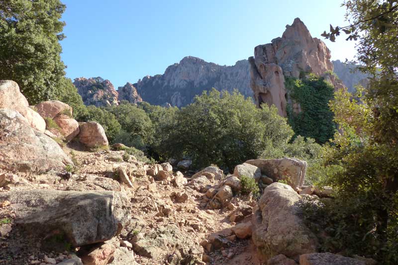 Calanche-de-Piana-en-remontant-le-sentier