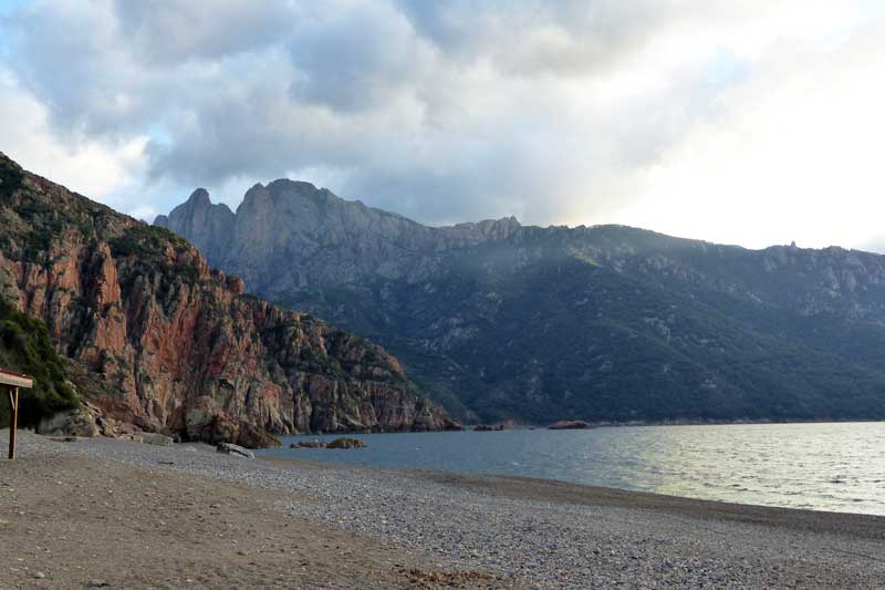 Plage-de--Bussaglia-vers-Porto