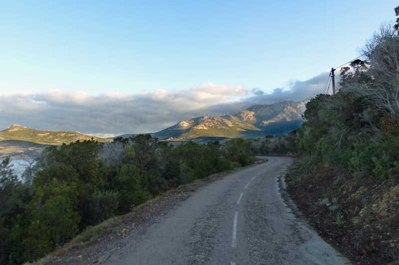 Route-81b-entre-Galeria-et-Calvi