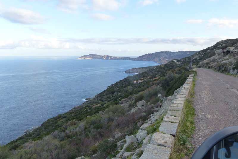 Route 81b en corniche entre Galeria et Calvi