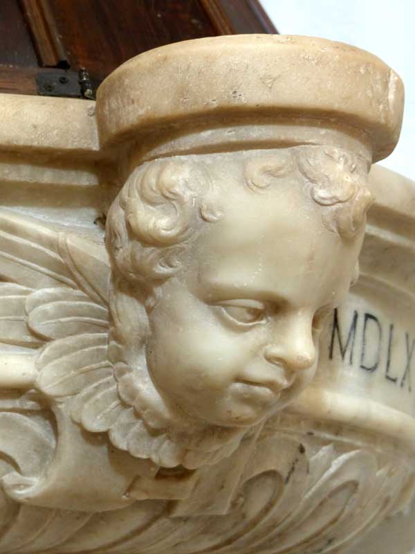 Calvi-cathedrale-St-Jean-Baptiste-fonts-baptismaux-angelot