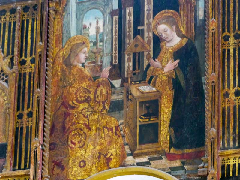 l'Annonciation : détail du retable-polyptyque de la
              cathédrale St-Jean-Baptiste