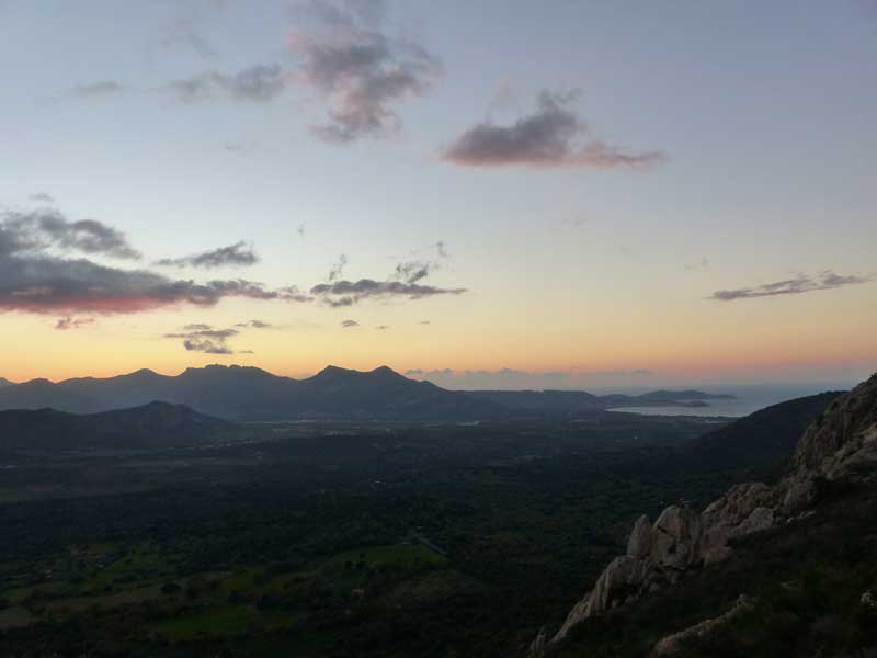 Montemaggiore-crepuscule-sur-Calvi-et-la-Balagne-depuis-mon-bivouac