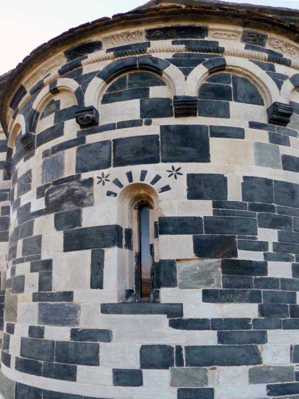 San-Michele-de-Murato-abside
