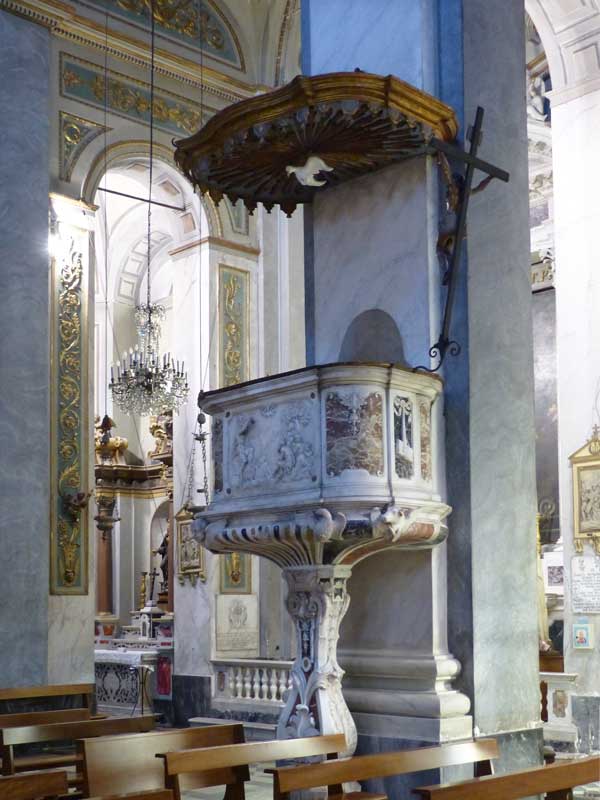 Bastia-eglise-St-Jean-Baptiste-chaire