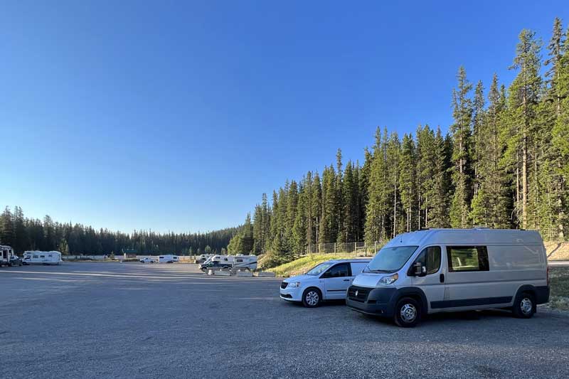 bivouac-dans-le-campground-auxiliaire de
                  Lake-Louise