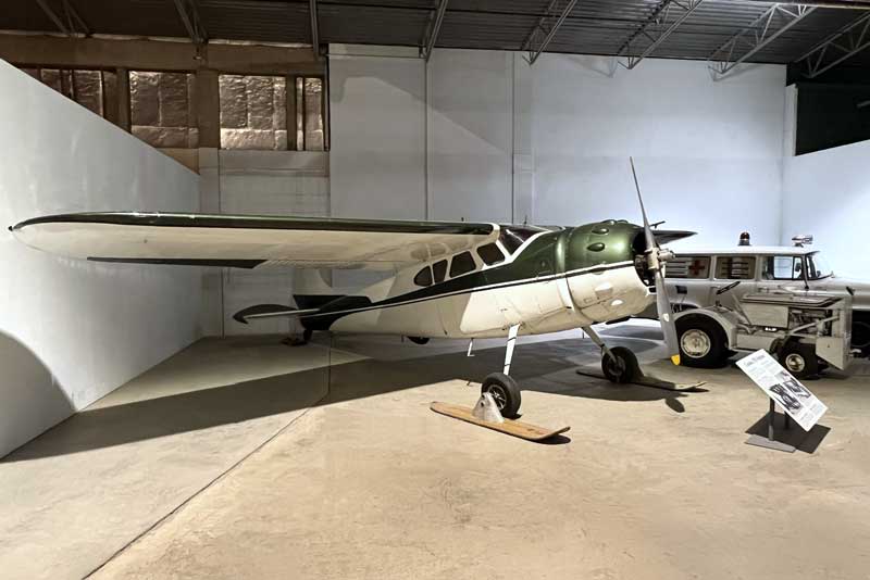 Cessna-195