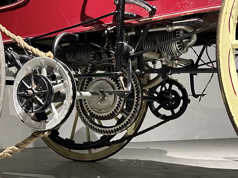 Buggy-motorise-Holsman-1902-entrainement-en-corde